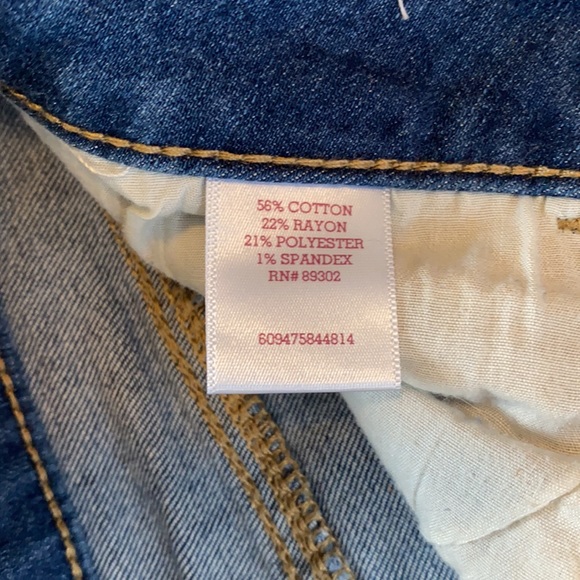 Low Rise Jean Shorts - Picture 3 of 4